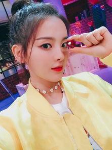 娱乐圈吃瓜杨超越,娱乐圈的“瓜中瓜”，揭秘她的星途历程  第1张